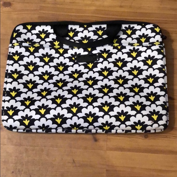 Vera Bradley Handbags - Vera Bradley Laptop Organizer
